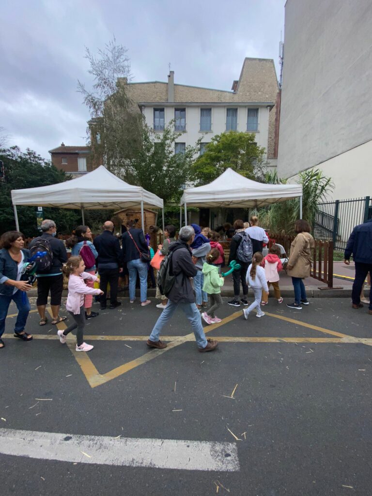 une animation dans l'avenue de Gaulle